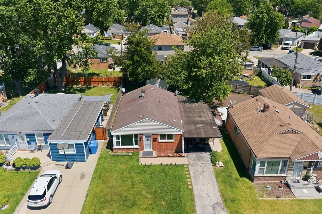 8411 South Knox Avenue Chicago IL 60652