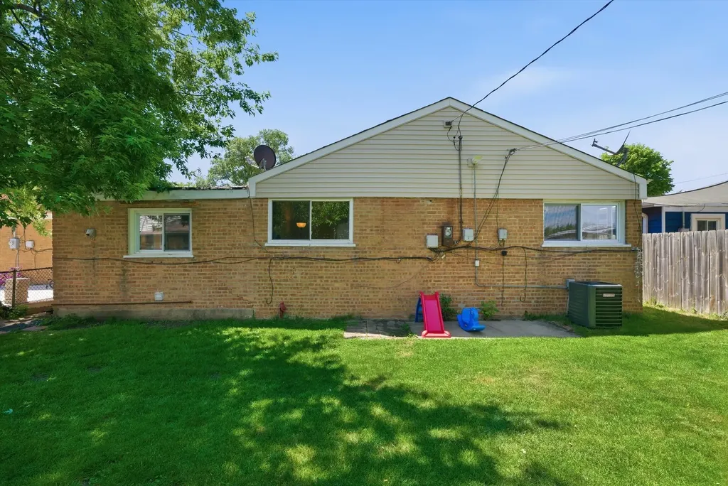 8411 South Knox Avenue Chicago IL 60652