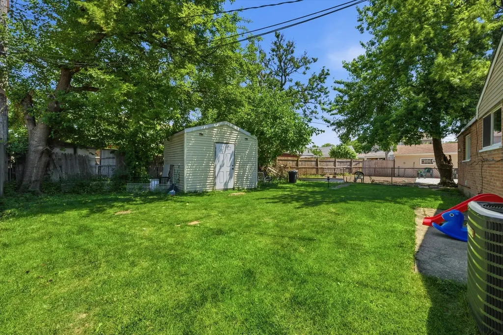 8411 South Knox Avenue Chicago IL 60652