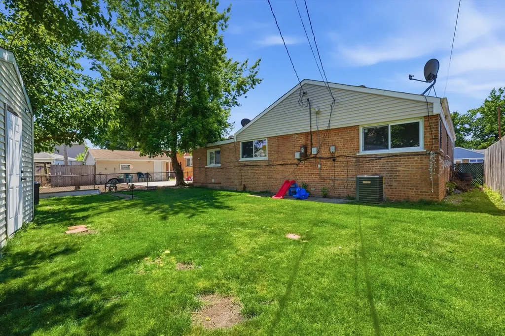 8411 South Knox Avenue Chicago IL 60652