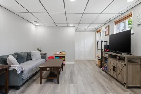 8411 South Knox Avenue Chicago IL 60652