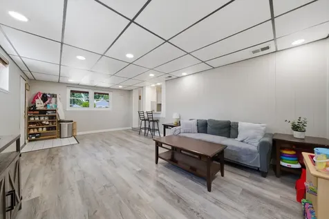 8411 South Knox Avenue Chicago IL 60652
