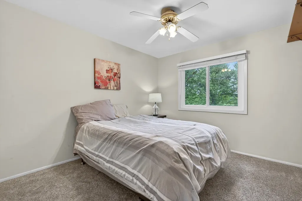 433 North Ashbury Avenue Bolingbrook IL 60440