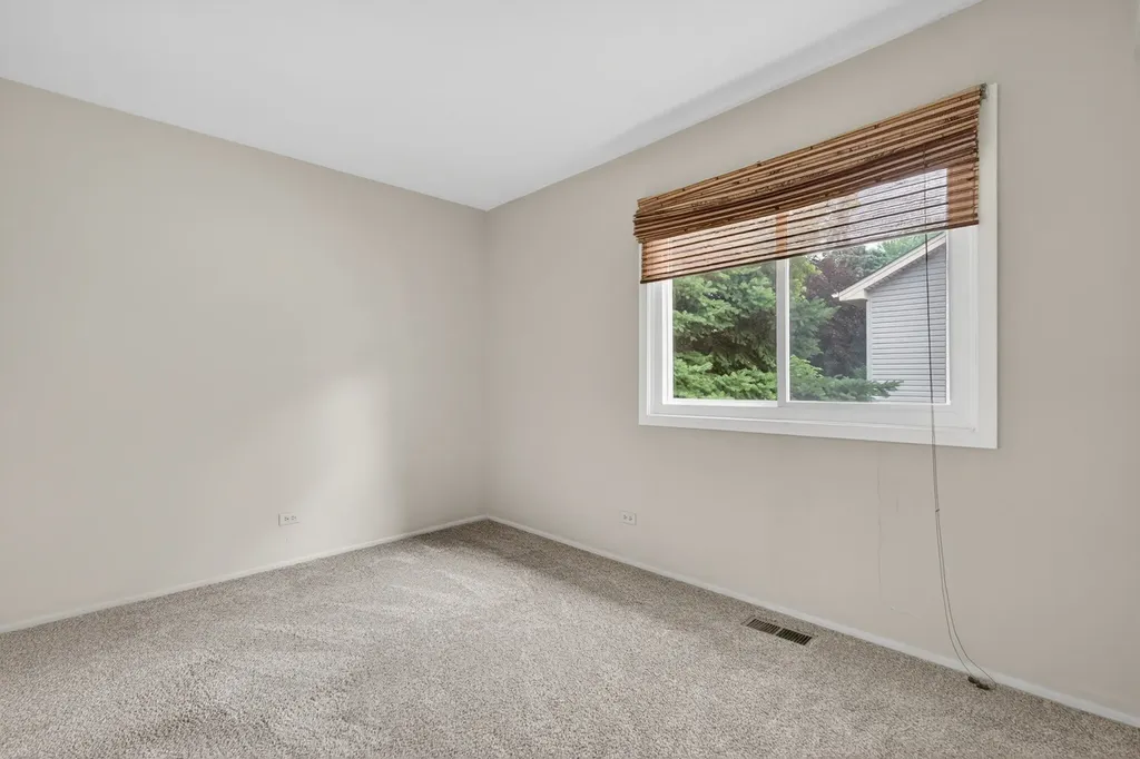 433 North Ashbury Avenue Bolingbrook IL 60440