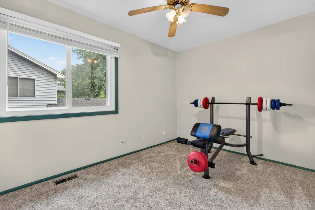 433 North Ashbury Avenue Bolingbrook IL 60440