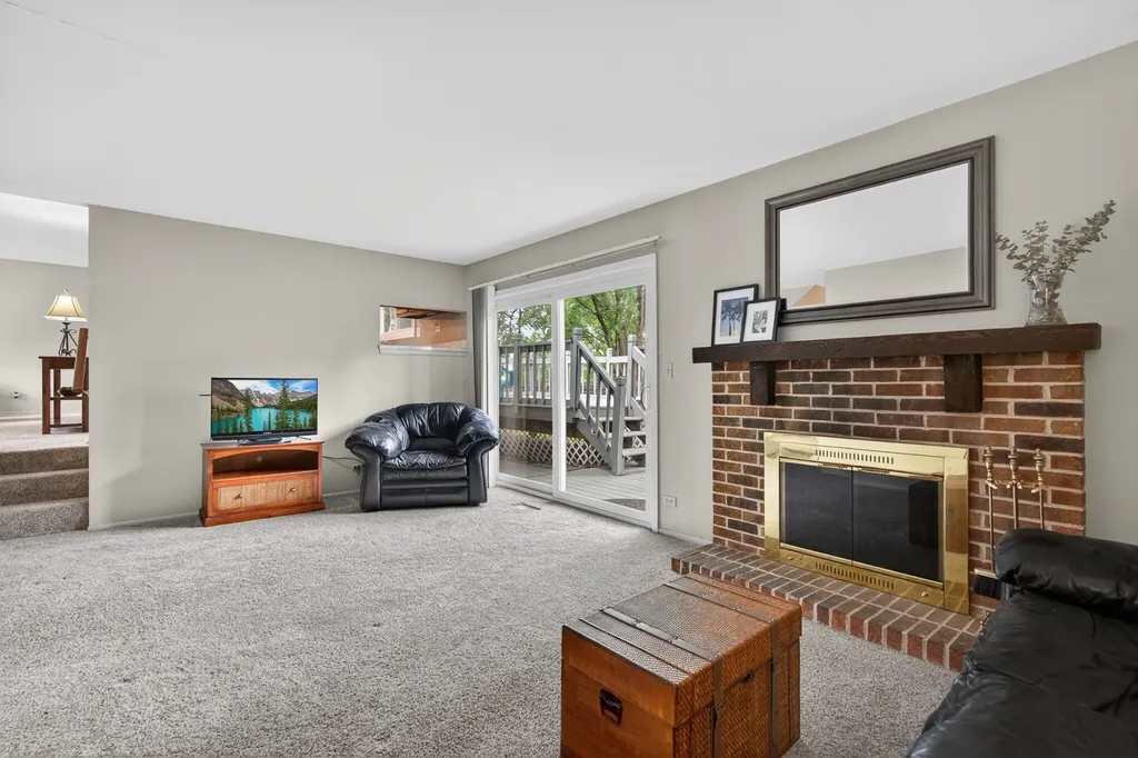 433 North Ashbury Avenue Bolingbrook IL 60440