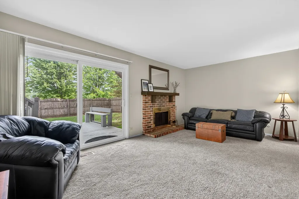 433 North Ashbury Avenue Bolingbrook IL 60440