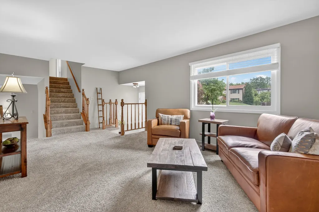 433 North Ashbury Avenue Bolingbrook IL 60440