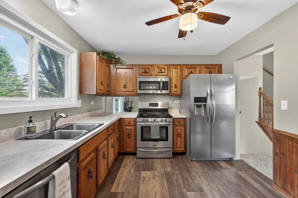 433 North Ashbury Avenue Bolingbrook IL 60440