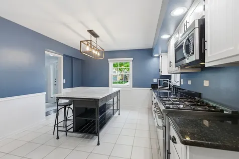 9343 Hamlin Avenue Evanston IL 60203