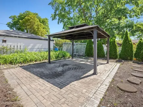 637 North Ellsworth Avenue Addison IL 60101