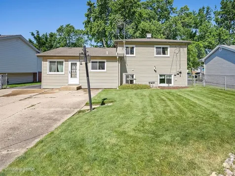 637 North Ellsworth Avenue Addison IL 60101
