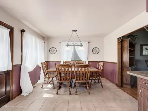 637 North Ellsworth Avenue Addison IL 60101