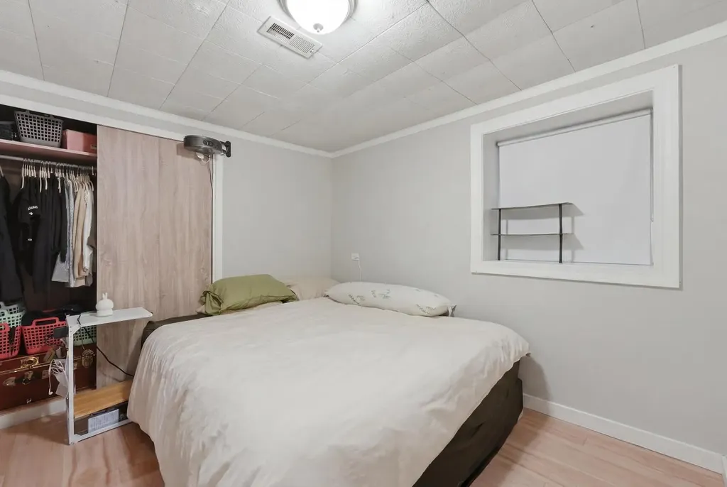 4833 North Troy Street Chicago IL 60625