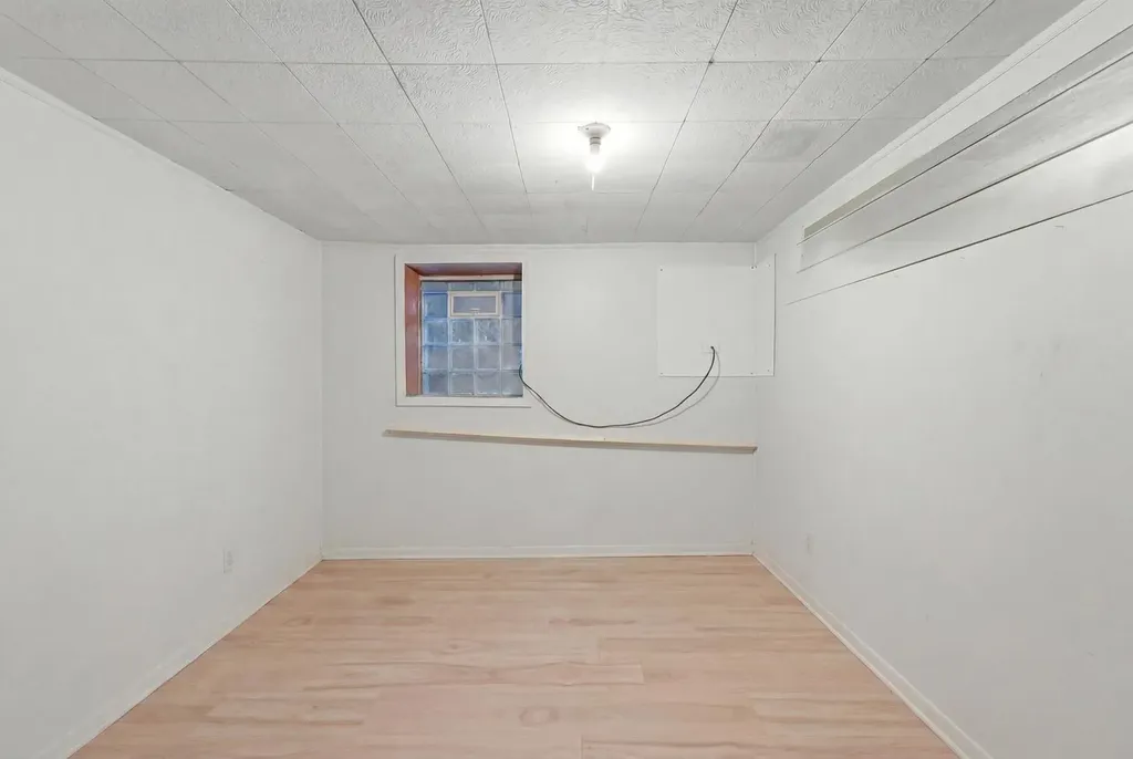 4833 North Troy Street Chicago IL 60625