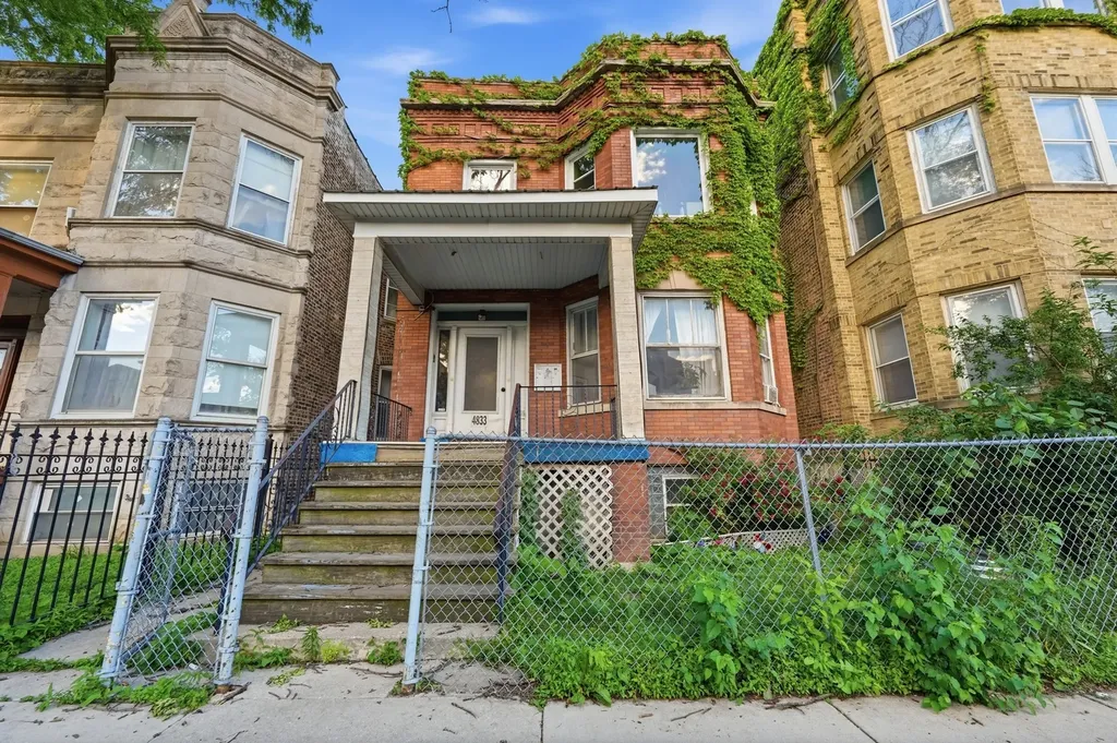 4833 North Troy Street Chicago IL 60625
