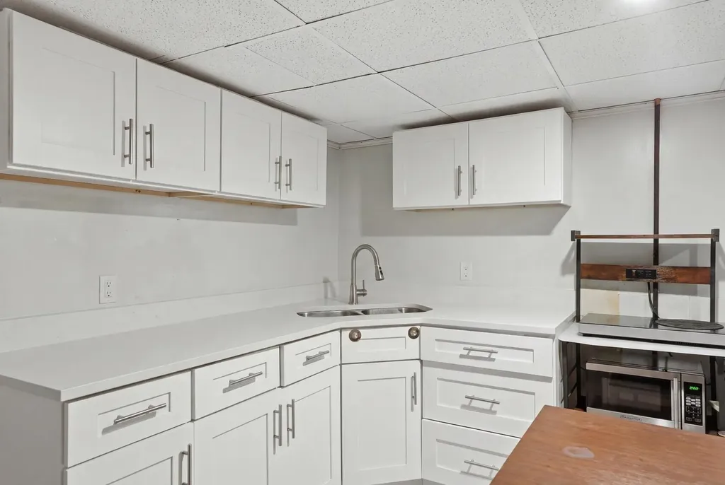 4833 North Troy Street Chicago IL 60625
