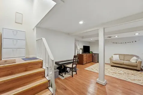 4833 North Troy Street Chicago IL 60625