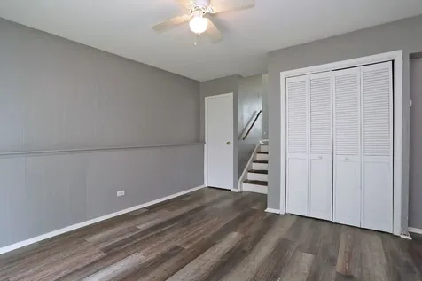 240 Grissom Lane Hoffman Estates IL 60169