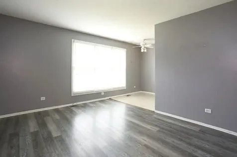 240 Grissom Lane Hoffman Estates IL 60169