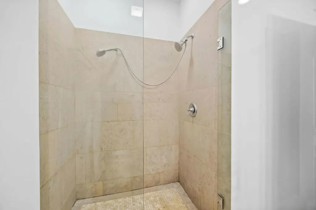 3414 North Sheffield Avenue Chicago IL 60657