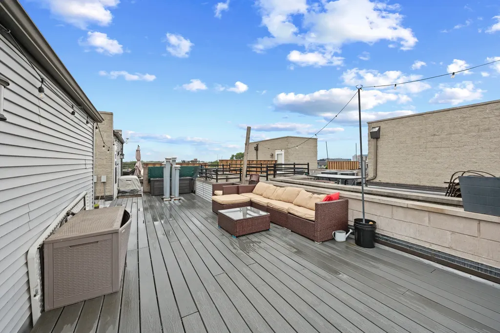 3414 North Sheffield Avenue Chicago IL 60657