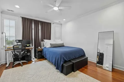 3414 North Sheffield Avenue Chicago IL 60657