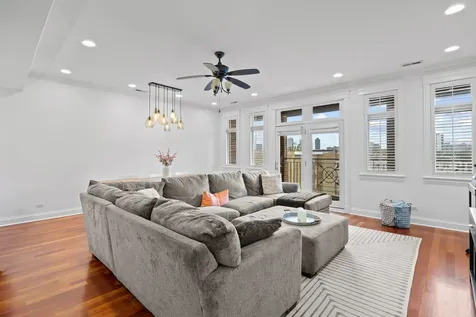 3414 North Sheffield Avenue Chicago IL 60657