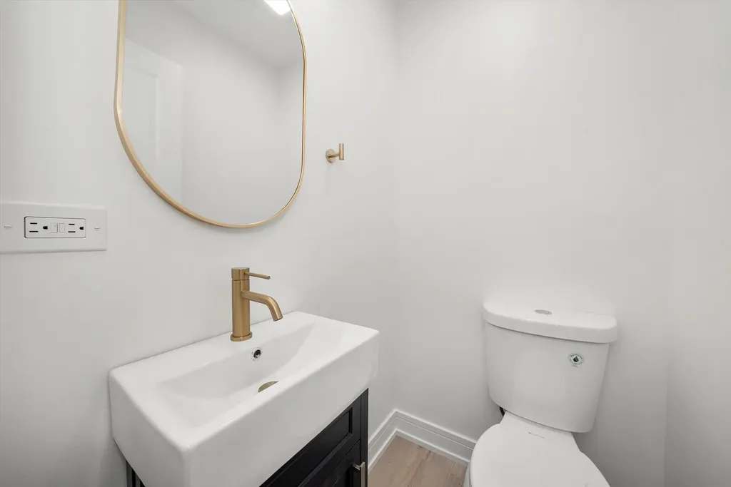 3700 West 76th Place Chicago IL 60652