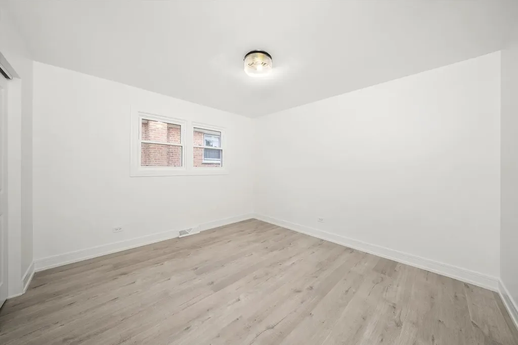 3700 West 76th Place Chicago IL 60652
