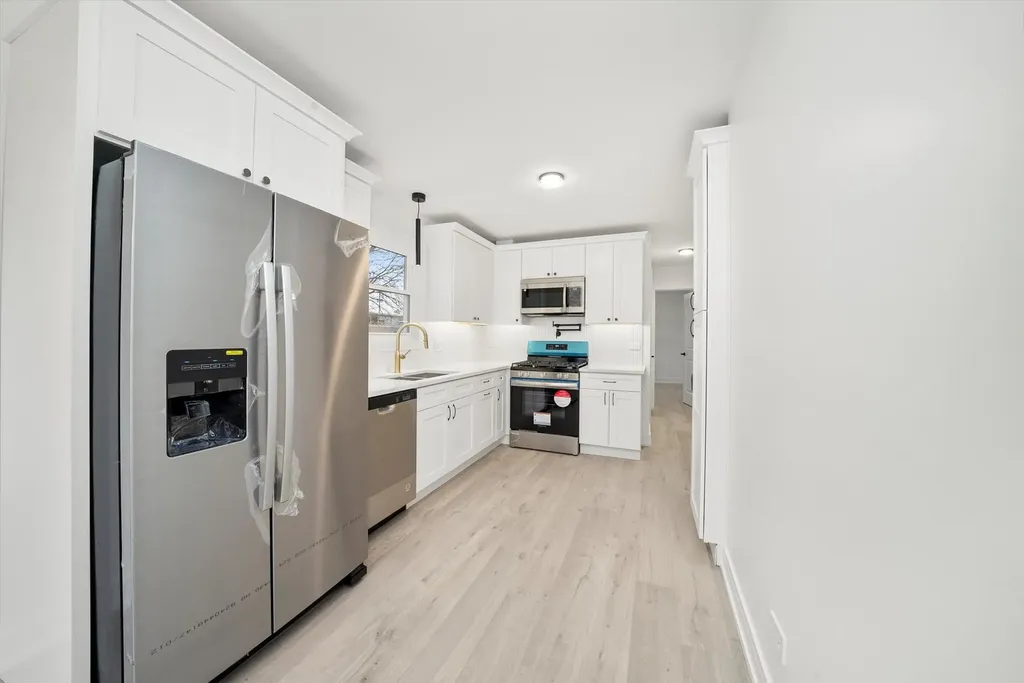 3700 West 76th Place Chicago IL 60652