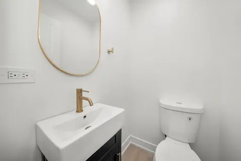 3700 West 76th Place Chicago IL 60652