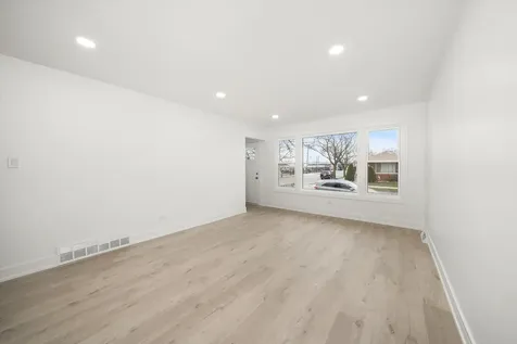 3700 West 76th Place Chicago IL 60652