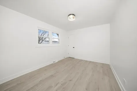 3700 West 76th Place Chicago IL 60652