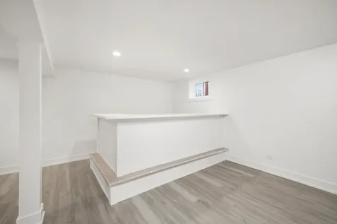 3700 West 76th Place Chicago IL 60652