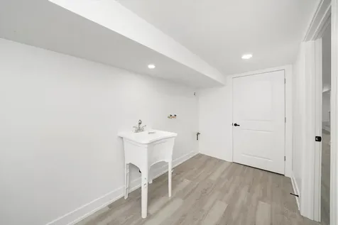 3700 West 76th Place Chicago IL 60652