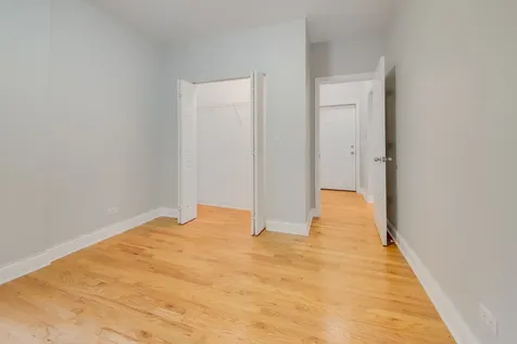 6812 North Wayne Avenue Chicago IL 60626