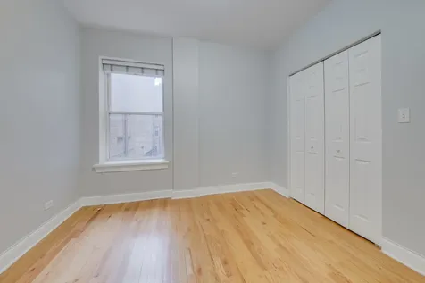 6812 North Wayne Avenue Chicago IL 60626