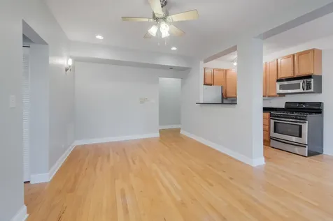6812 North Wayne Avenue Chicago IL 60626