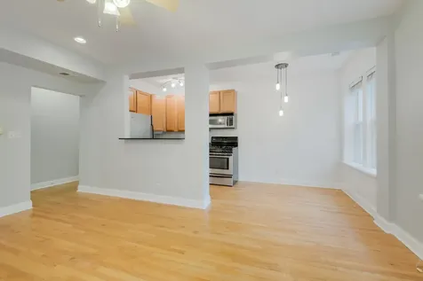 6812 North Wayne Avenue Chicago IL 60626