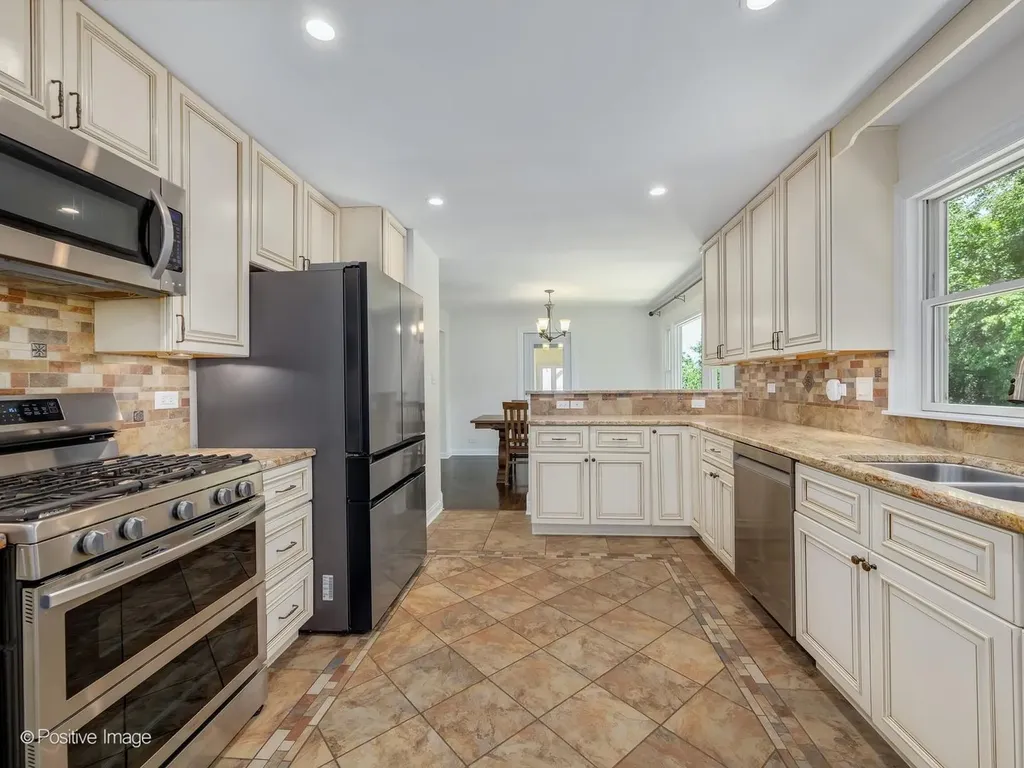 3913 Forest Avenue Downers Grove IL 60515