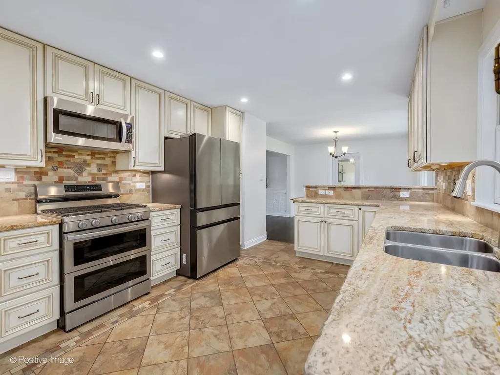 3913 Forest Avenue Downers Grove IL 60515