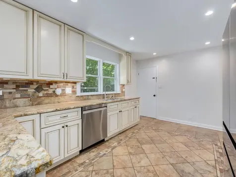 3913 Forest Avenue Downers Grove IL 60515