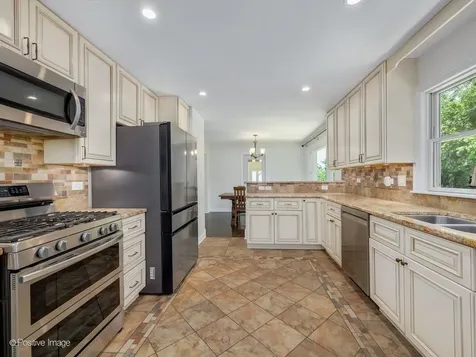 3913 Forest Avenue Downers Grove IL 60515