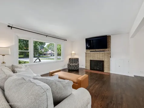 3913 Forest Avenue Downers Grove IL 60515