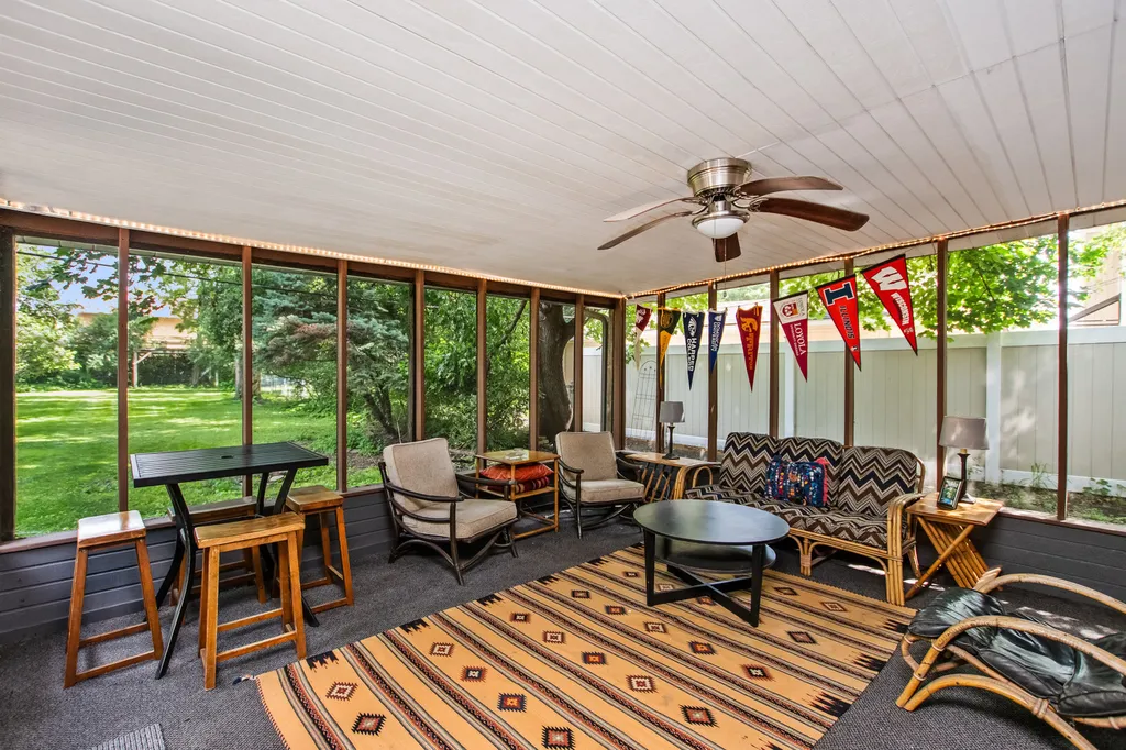 8526 Rockefeller Avenue Brookfield IL 60513