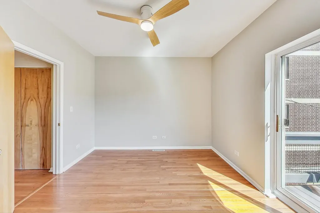 3761 South Lake Park Avenue Chicago IL 60653