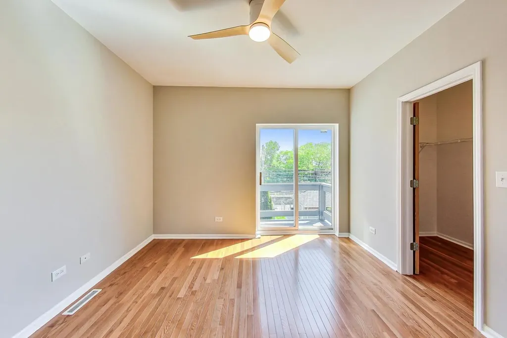 3761 South Lake Park Avenue Chicago IL 60653