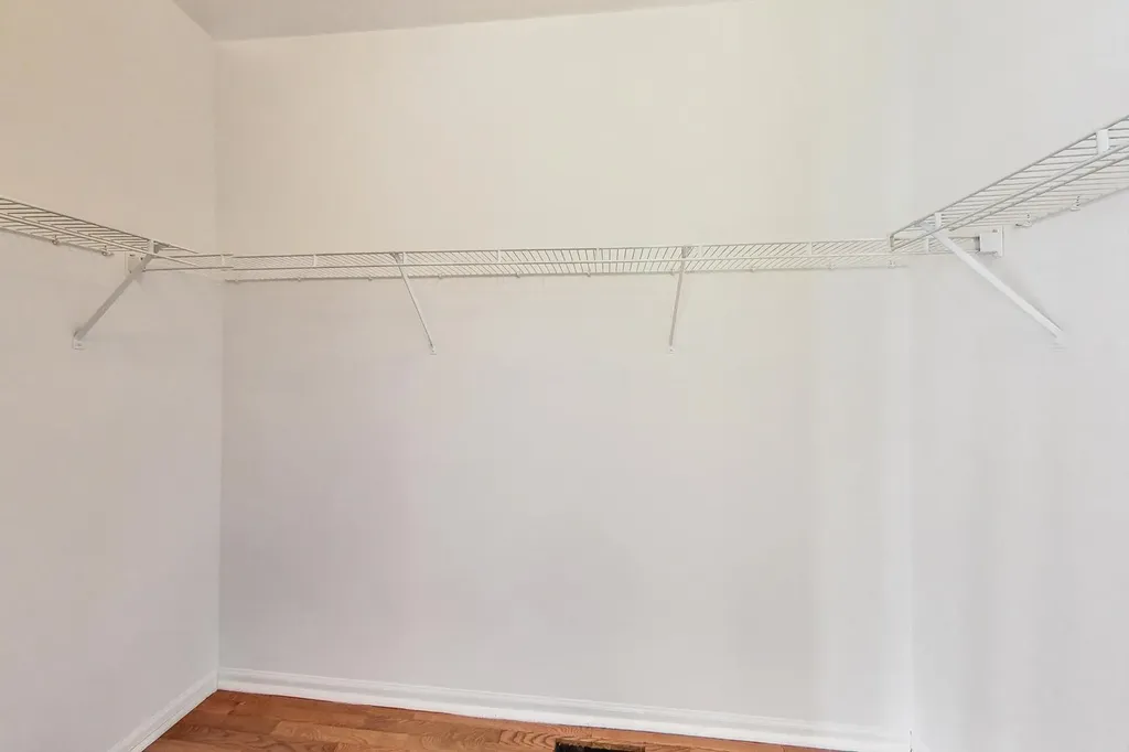 3761 South Lake Park Avenue Chicago IL 60653