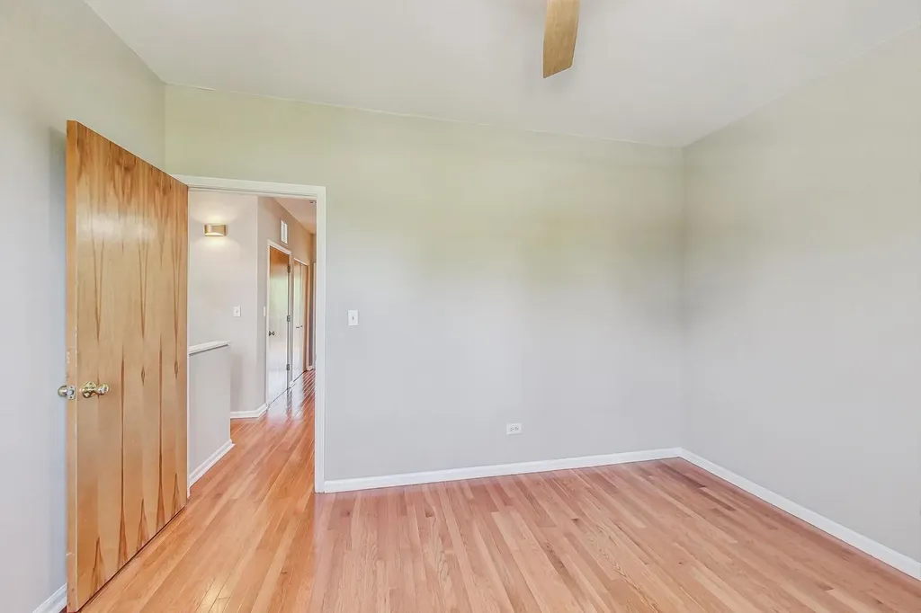 3761 South Lake Park Avenue Chicago IL 60653